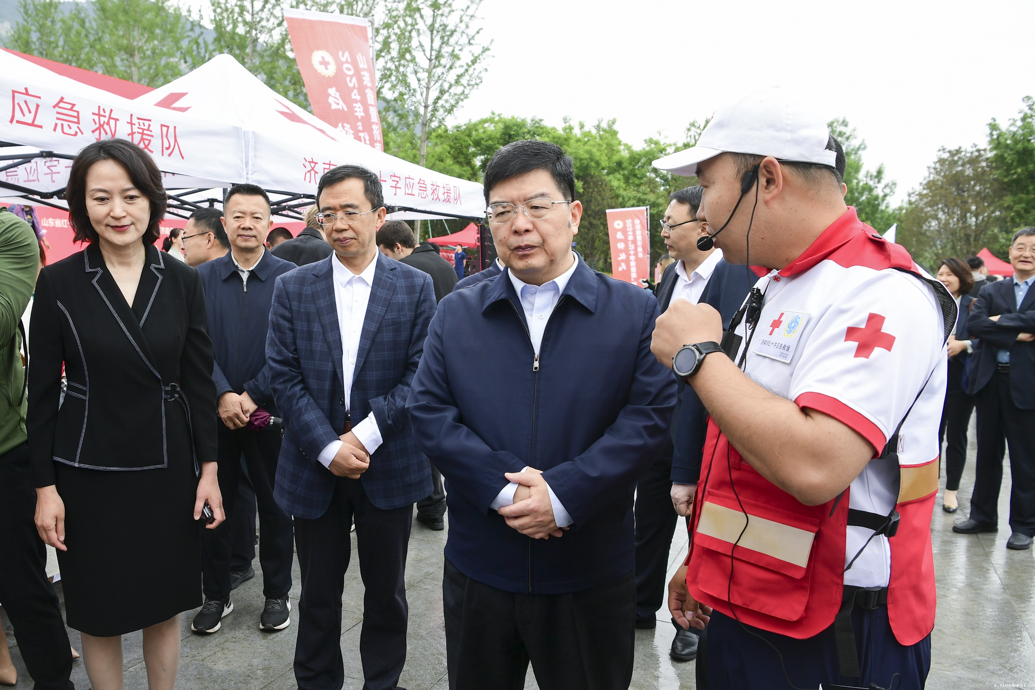 副省长、省红十字会会长陈平参加2024年山东省红十字博爱周活动启动仪式.jpg 副省长、省红十字会会长陈平参加2024年山东省红十字博爱周活动启动仪式.jpg